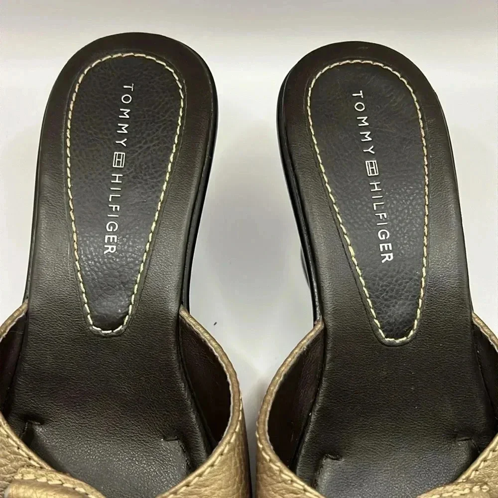 Tommy Hilfiger women’s Greer‎ gold leather wedge 4 inch heels open toe 8.5 Event